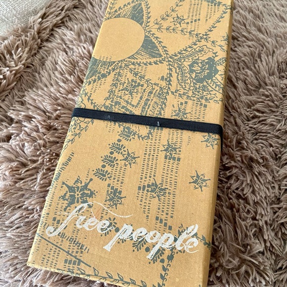 Free People Dana Pointed Toe Mule Tan NWB - Picture 8 of 8